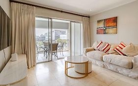 Stunning Apartment In Sandton Central